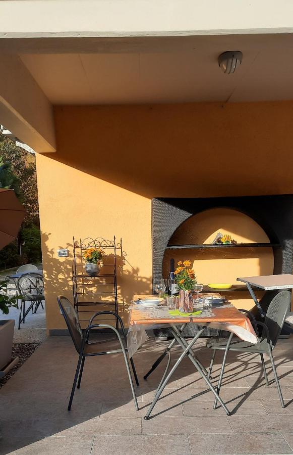 Ferienwohnung Gallo Mit Ueberdachter Terrasse Parkplatz 100 Mtr Z Strand Cannobio Eksteriør billede